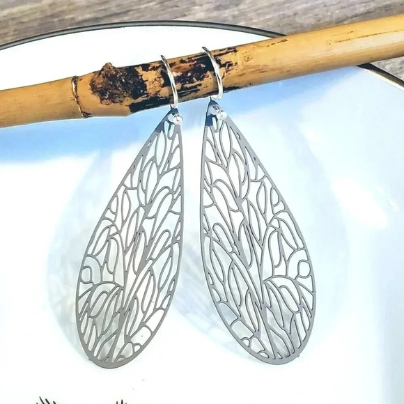 Art Nouveau Lacy Stormy Gray Filigree Slim Teardrop Enamel Pendant Earrings - Picture 1 of 8